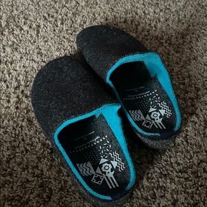 Women’s wool clogs